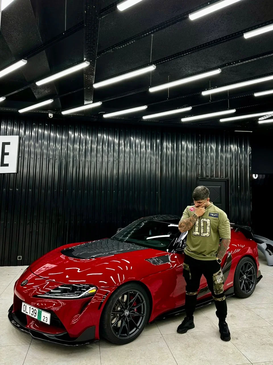 Xosrov Moslemi tuning studiyasında